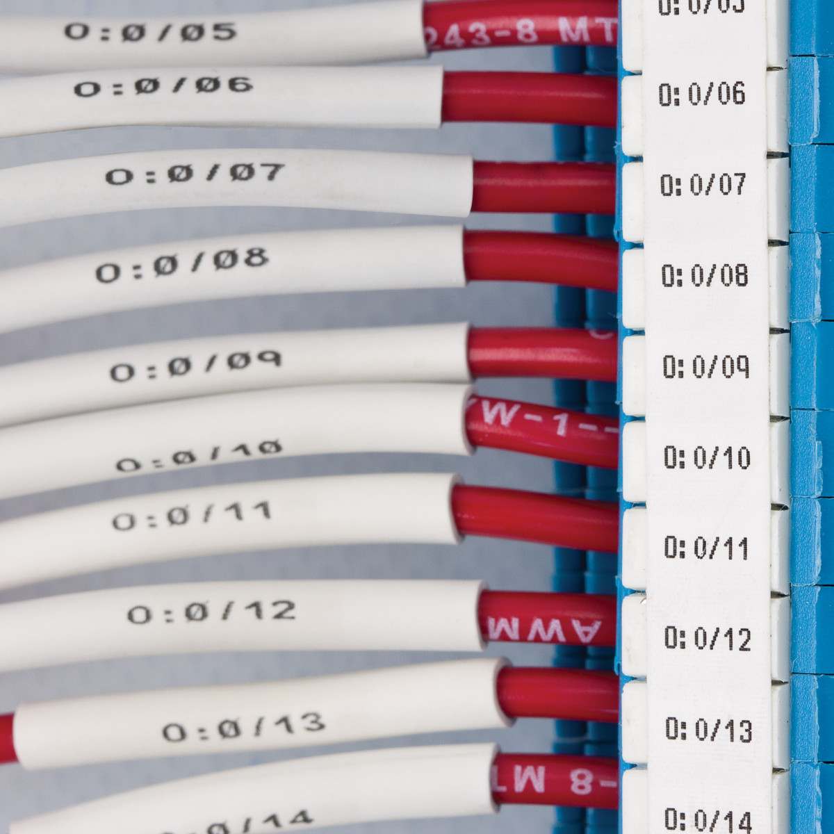 174143-M6C-240-498 Herpositioneerbare multifunctionele labels uit vinylweefsel voor M610, M611 en BMP61