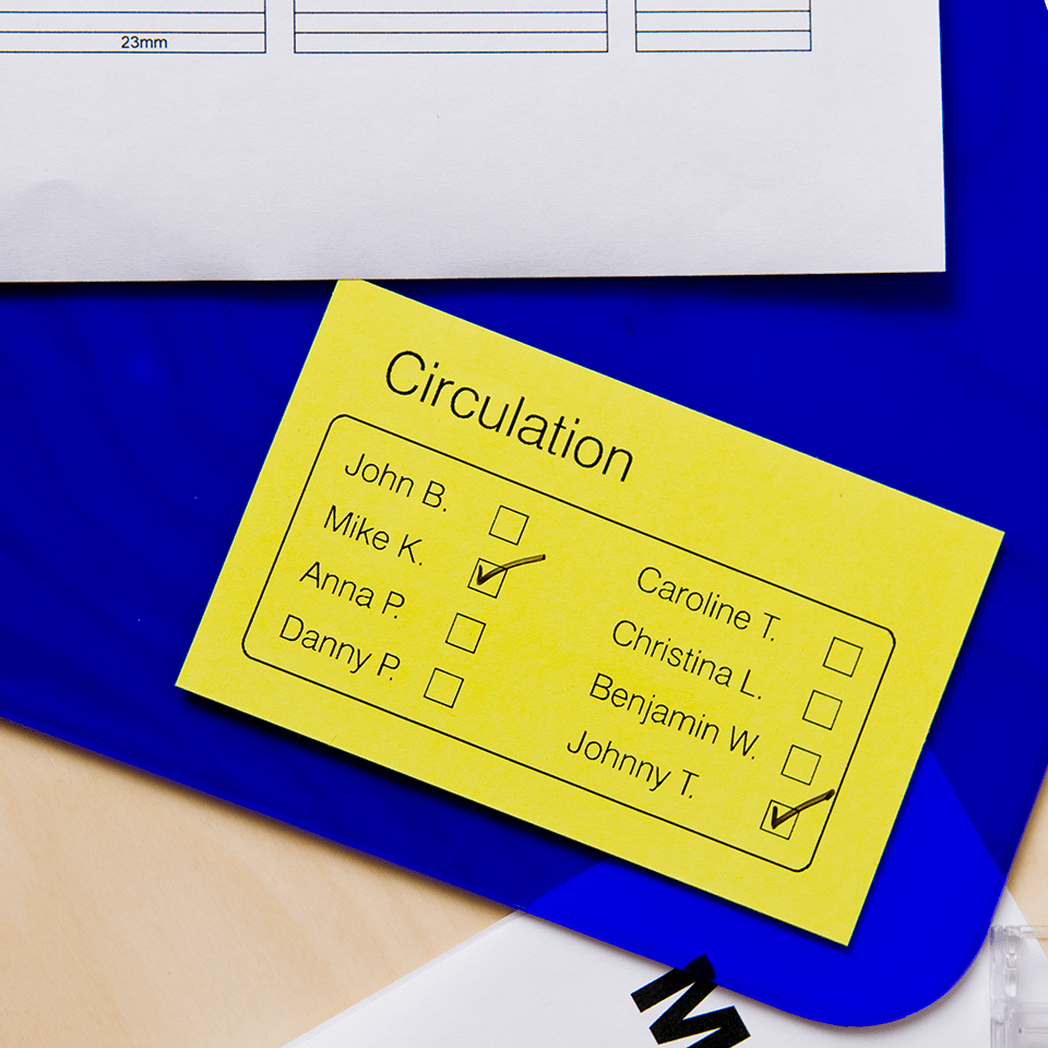 DK-44605 Doorlopend Verwijderbaar Papier tape 62mm x 30,48 - geel DK-44605 Doorlopend Verwijderbaar Papier tape 62mm x 30,48 - geel