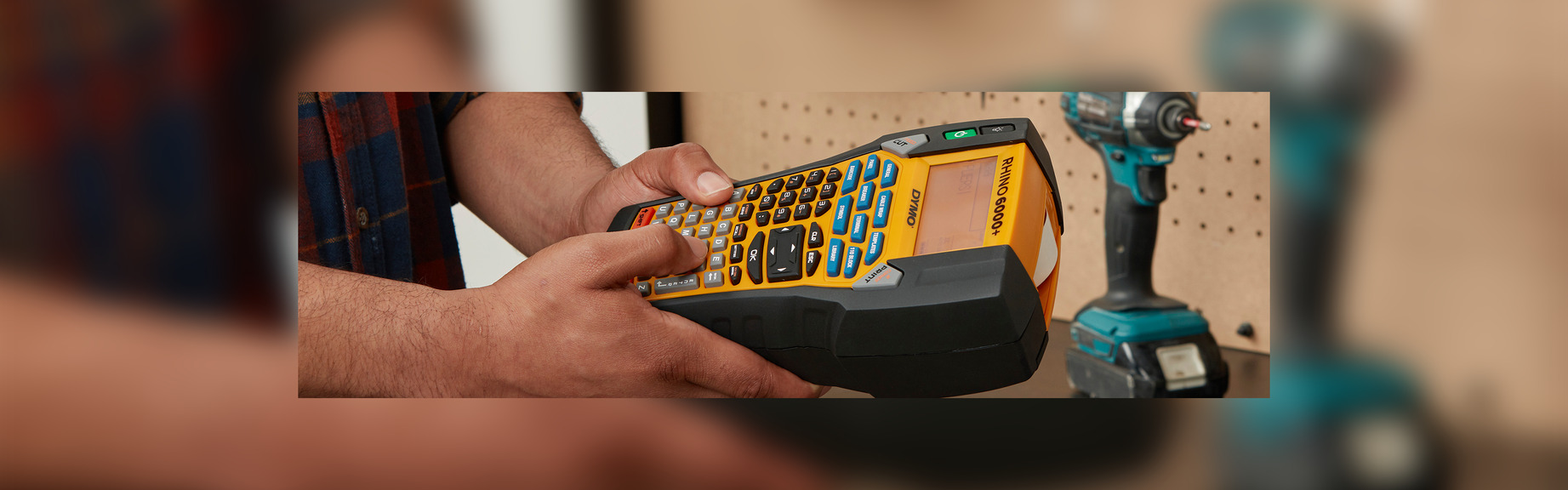 Rhino 6000+ labelprinter voor techniek en industrie Rhino 6000+